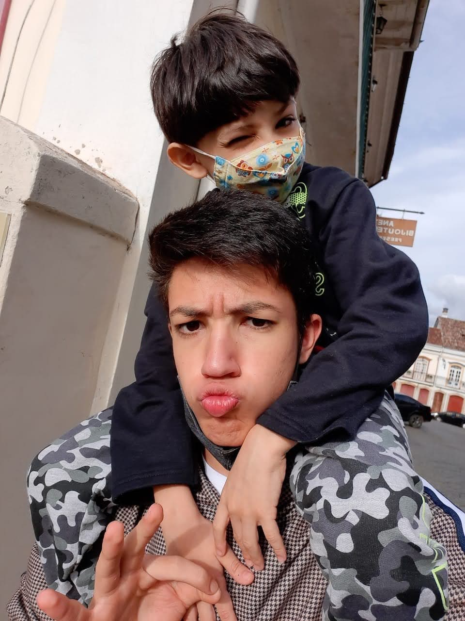 PhotoCarousel.images.sp8.alt