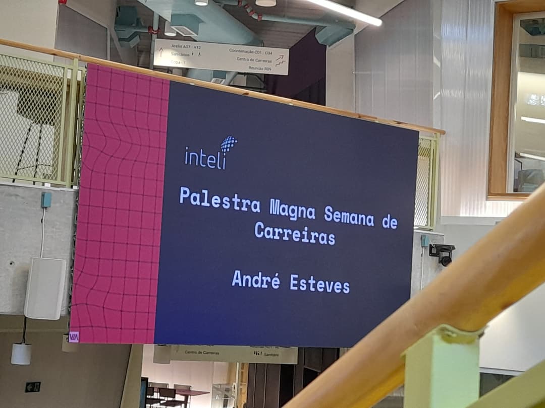 PhotoCarousel.images.sp14.alt