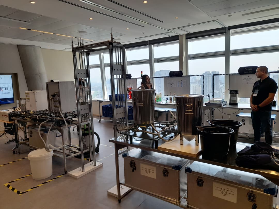 PhotoCarousel.images.sp17.alt