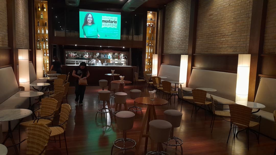 PhotoCarousel.images.sp29.alt