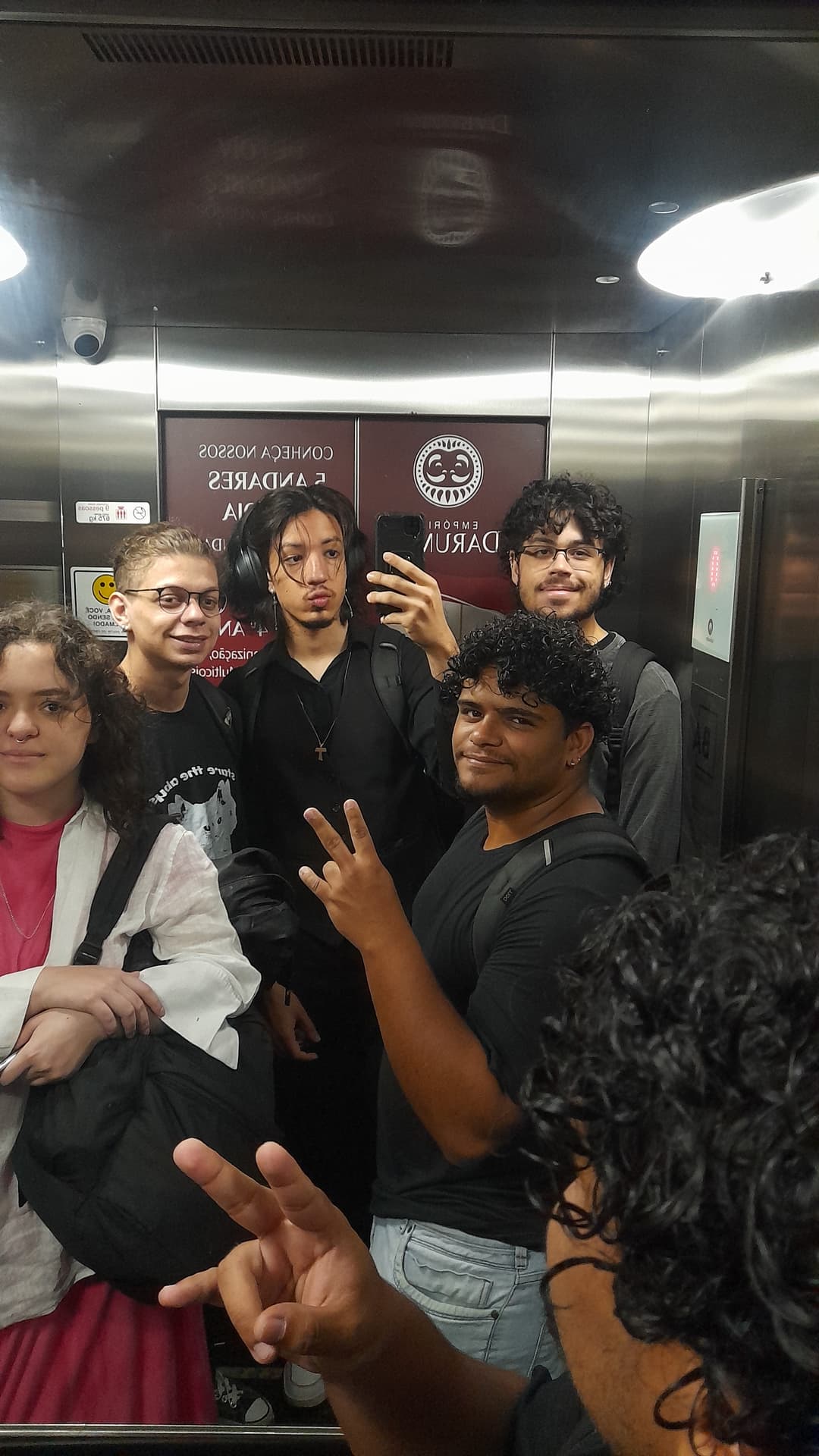 PhotoCarousel.images.sp34.alt