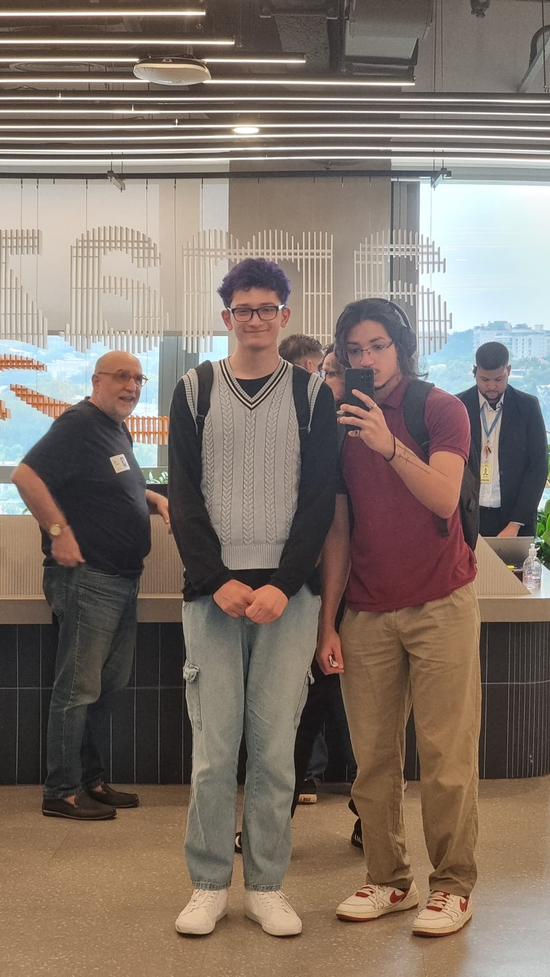 PhotoCarousel.images.sp35.alt