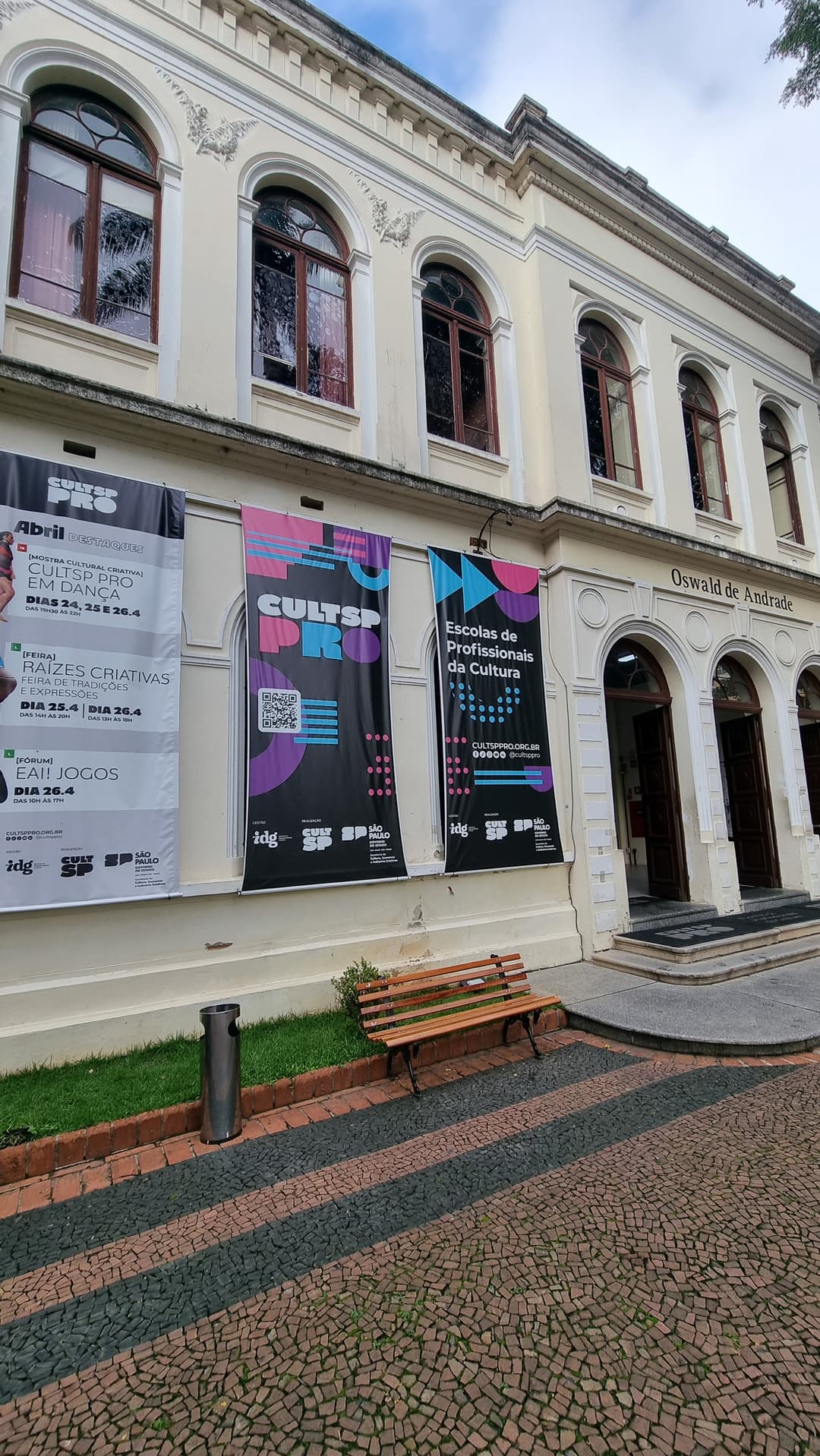 PhotoCarousel.images.sp39.alt