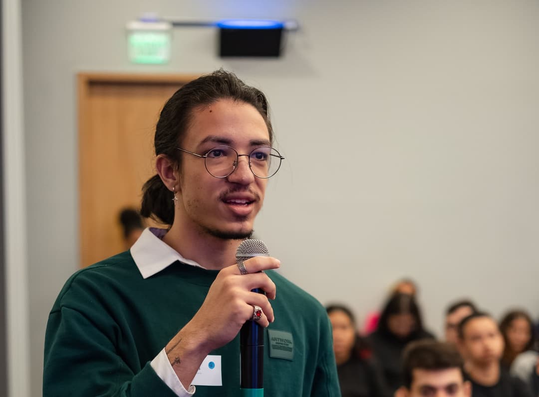 PhotoCarousel.images.sp41.alt